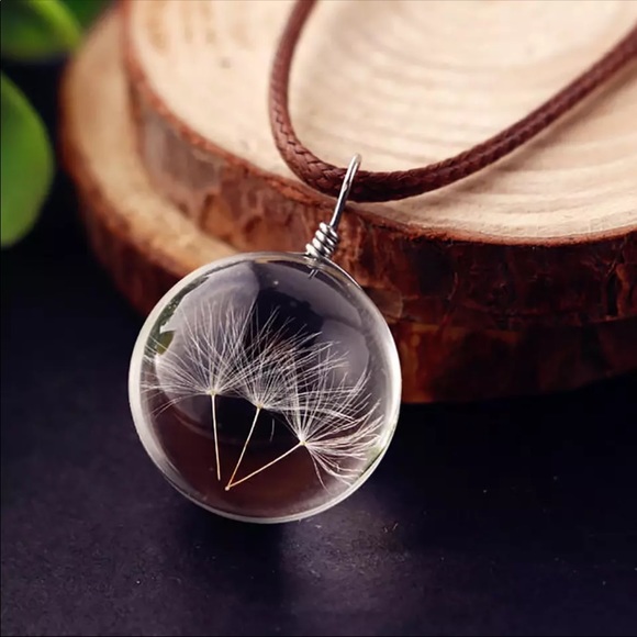 Dandelion Seed Necklace๐3/$25. - Picture 2 of 5